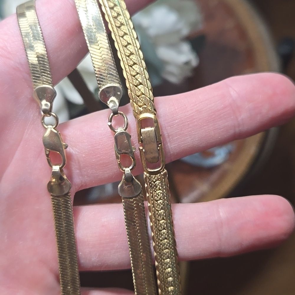 Vintage Herringbone gold toned necklaces. - Picture 6 of 11